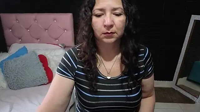 Snapshot of katifoxx chatting on 3, 5, 2026 katifoxx online show from 3, 5, 2026