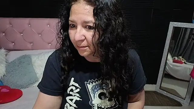 Snapshot of katifoxx chatting on 8, 6, 2026 katifoxx online show from 8, 6, 2026