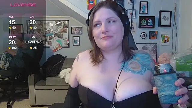 Snapshot of royallylit chatting on 1, 1, 2025 royallylit online show from 1, 1, 2025