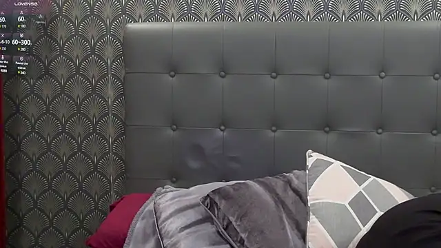 Clara-xoxo online show from 13, 1, 2025