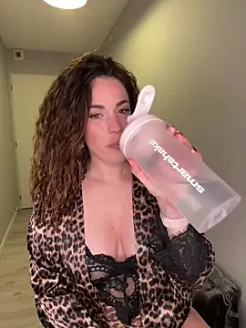 Clara-xoxo online show from 23, 1, 2025