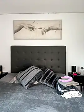 Clara-xoxo online show from 10, 11, 2025