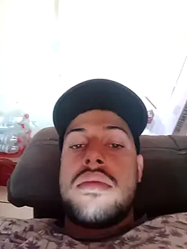 Snapshot of AzureKnee chatting on 20, 10, 2025 AzureKnee online show from 20, 10, 2025