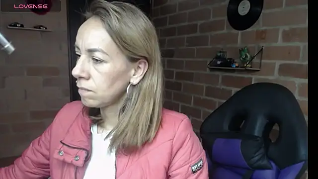 cristin doll  online show from 13, 4, 2026