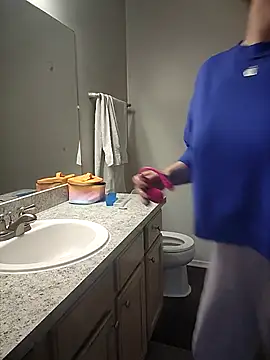 HollyTattoo online show from 10, 2, 2025