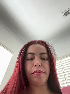 Snapshot of TefyLove20 chatting on 5, 2, 2025 TefyLove20 online show from 5, 2, 2025