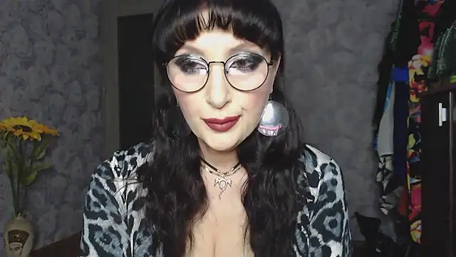 Snapshot of Aziza1 chatting on 2, 2, 2025 Aziza1 online show from 2, 2, 2025