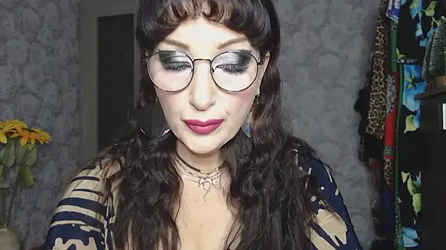 Snapshot of Aziza1 chatting on 8, 10, 2025 Aziza1 online show from 8, 10, 2025