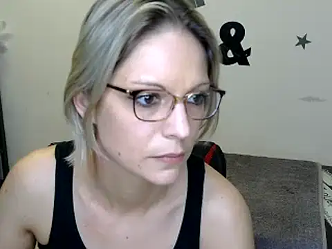 Snapshot of alixfeeling chatting on 6, 12, 2024 alixfeeling online show from 6, 12, 2024