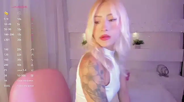 Snapshot of AshleyRoys chatting on 28, 12, 2024 AshleyRoys online show from 28, 12, 2024