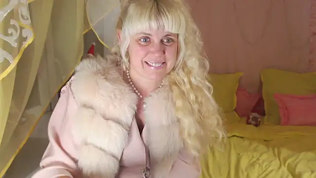 Snapshot of SunnySylvia chatting on 1, 12, 2024 SunnySylvia online show from 1, 12, 2024