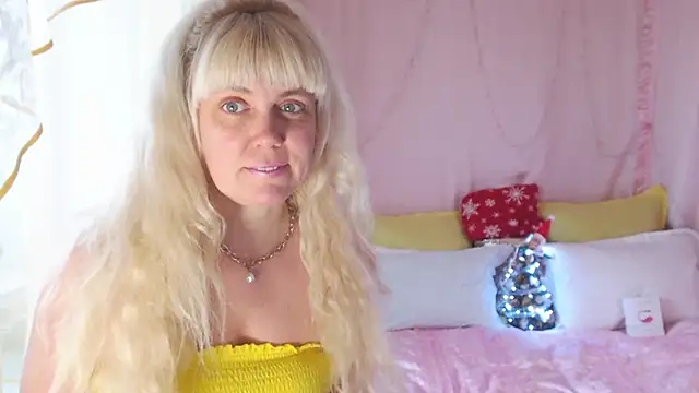 Snapshot of SunnySylvia chatting on 24, 12, 2024 SunnySylvia online show from 24, 12, 2024