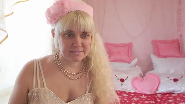 Snapshot of SunnySylvia chatting on 9, 2, 2025 SunnySylvia online show from 9, 2, 2025