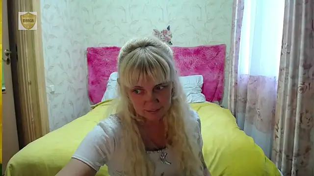 SunnySylvia online show from 7, 11, 2025