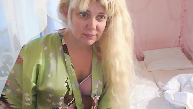 SunnySylvia online show from 27, 11, 2025