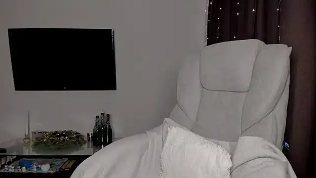 SeasonalSomeone online show from 19, 12, 2024