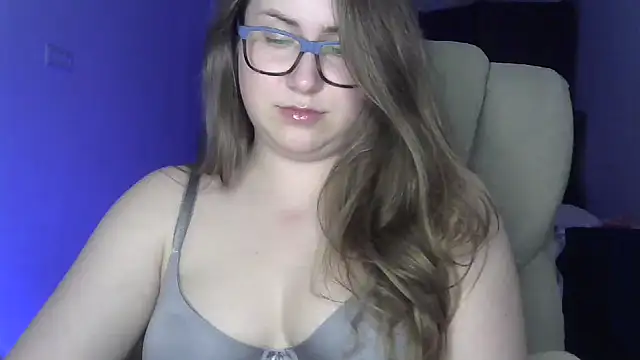 Snapshot of SeasonalSomeone chatting on 24, 6, 2026 SeasonalSomeone online show from 24, 6, 2026
