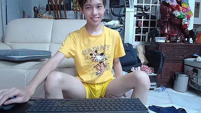 Snapshot of andrewooi chatting on 29, 12, 2024 andrewooi online show from 29, 12, 2024