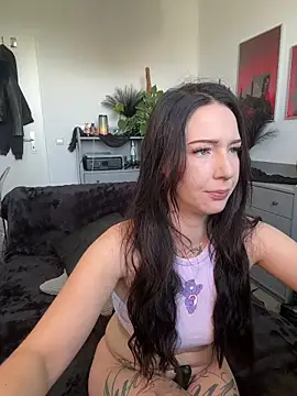 Trixie-Tainted online show from 8, 6, 2026