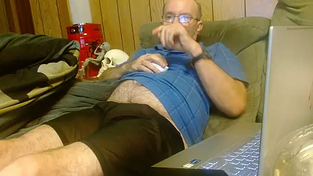 Snapshot of snickers1 chatting on 11, 10, 2025 snickers1 online show from 11, 10, 2025