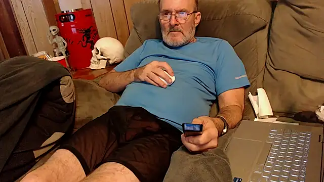 Snapshot of snickers1 chatting on 15, 10, 2025 snickers1 online show from 15, 10, 2025