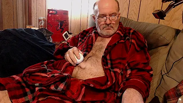 Snapshot of snickers1 chatting on 17, 12, 2025 snickers1 online show from 17, 12, 2025