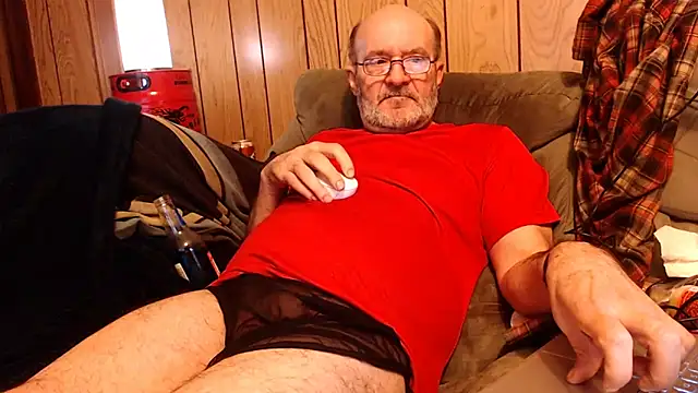 Snapshot of snickers1 chatting on 4, 3, 2026 snickers1 online show from 4, 3, 2026