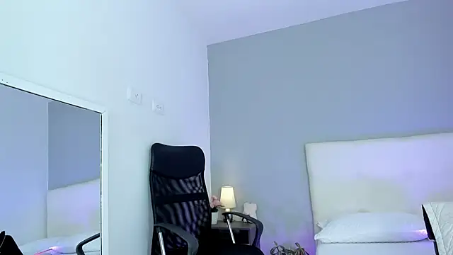 NataliaBuiles online show from 11, 9, 2025