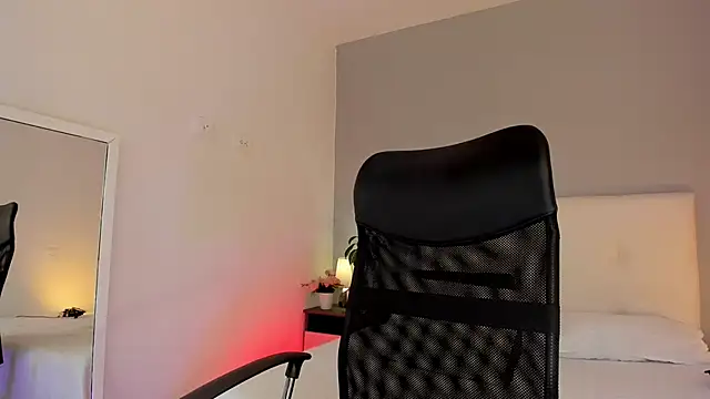 NataliaBuiles online show from 14, 10, 2025