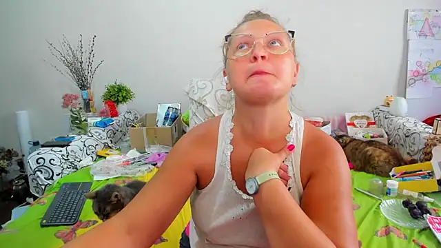 IamYourNarcotic online show from 18, 9, 2025