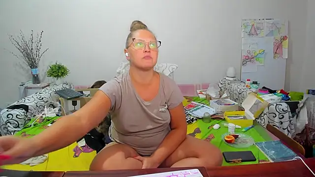 IamYourNarcotic online show from 6, 10, 2025