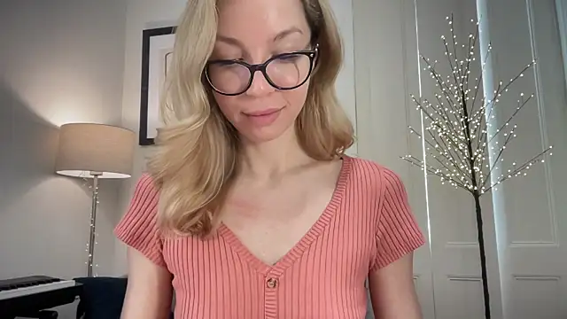 Snapshot of Cutensadistic chatting on 24, 12, 2024 Cutensadistic online show from 24, 12, 2024