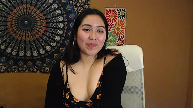 Snapshot of IntimateTales chatting on 4, 3, 2025 IntimateTales online show from 4, 3, 2025