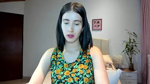 macarena vallejo online show from 3, 3, 2025