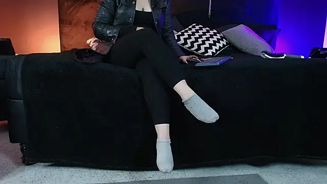  Jade 16 online show from 15, 10, 2025