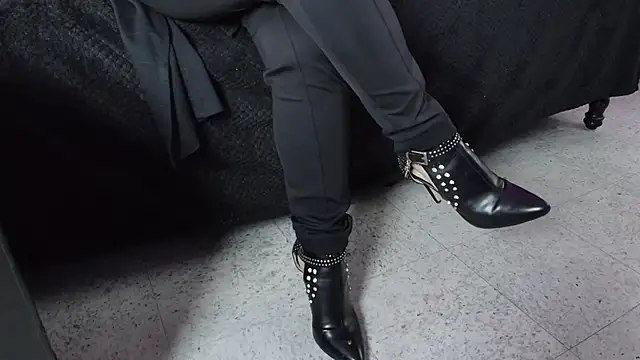  Jade 16 online show from 17, 12, 2025