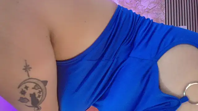 Snapshot of JuliRamirez chatting on 1, 10, 2025 JuliRamirez online show from 1, 10, 2025