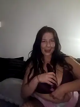 Leanne43 online show from 13, 12, 2025