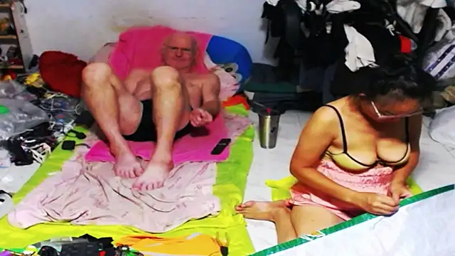 1CuteAndSexy69 online show from 20, 3, 2025