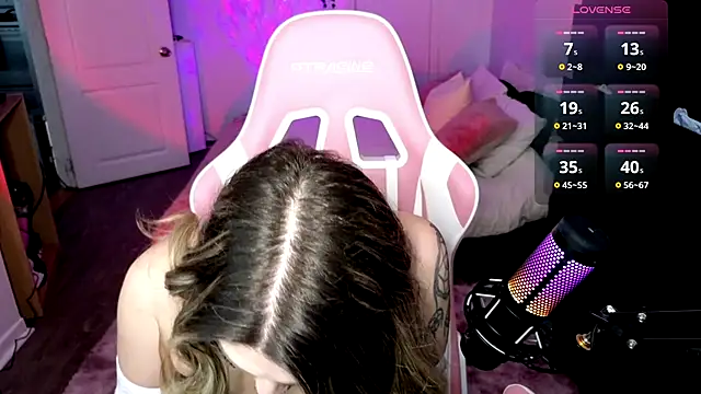 Snapshot of queenxlexy chatting on 6, 1, 2025 queenxlexy online show from 6, 1, 2025