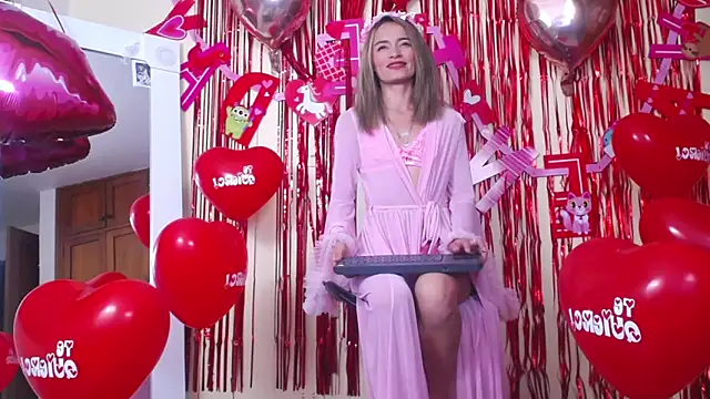 NicoleSantana online show from 15, 2, 2025