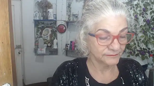 Snapshot of FunnyGrandma chatting on 9, 5, 2026 FunnyGrandma online show from 9, 5, 2026