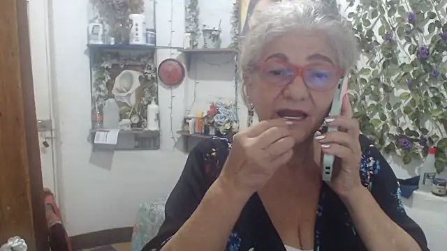 Snapshot of FunnyGrandma chatting on 25, 5, 2026 FunnyGrandma online show from 25, 5, 2026