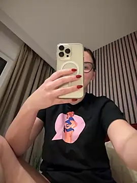 The Snowwhitee online show from 12, 10, 2025