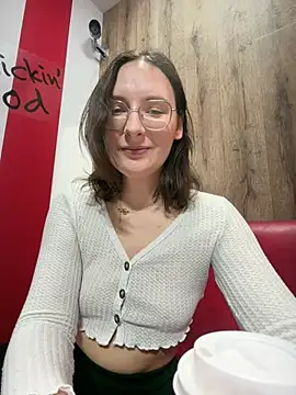 The Snowwhitee online show from 4, 4, 2026