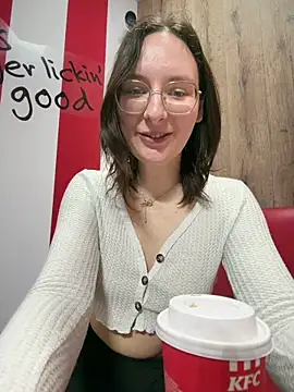 The Snowwhitee online show from 7, 4, 2026