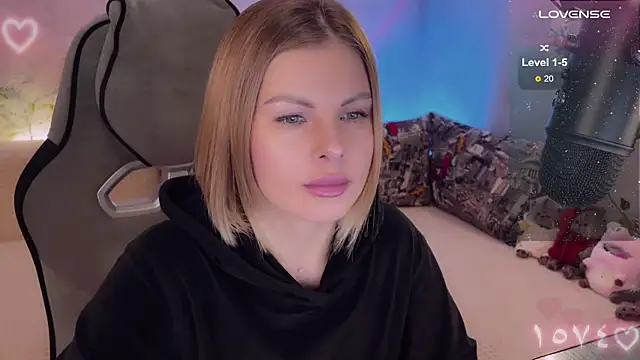 Snapshot of Your_Sweet_Lilu chatting on 5, 12, 2024 Your Sweet Lilu online show from 5, 12, 2024