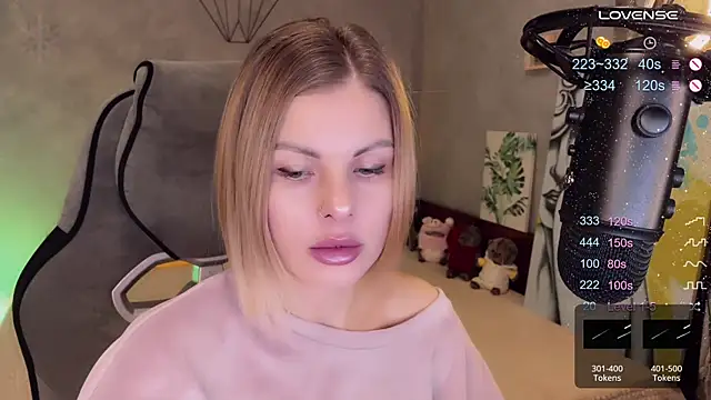 Snapshot of Your_Sweet_Lilu chatting on 13, 12, 2024 Your Sweet Lilu online show from 13, 12, 2024