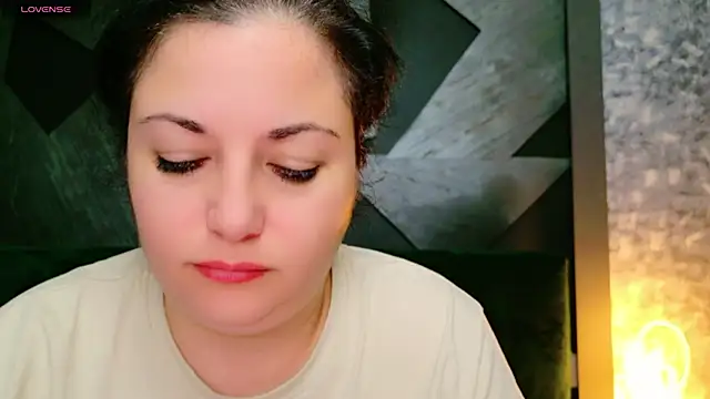 Snapshot of AleshaArabian chatting on 12, 1, 2025 AleshaArabian online show from 12, 1, 2025