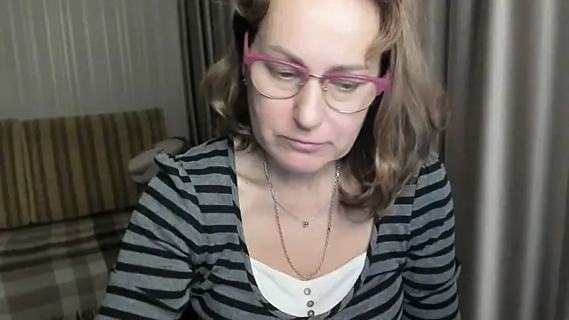 lauraoven online show from 26, 12, 2024